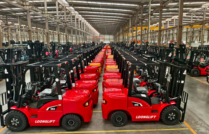 Maintenance before and after forklift use